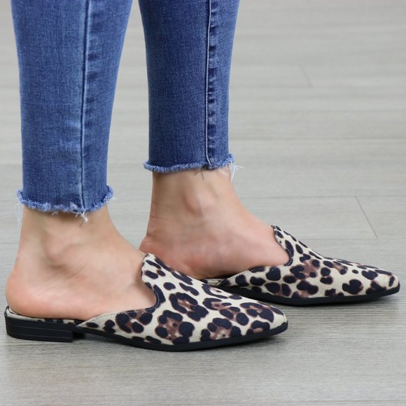 Leopard Cheetah Pointy Toe Slip On Mule Loafers - Picture 2 of 8